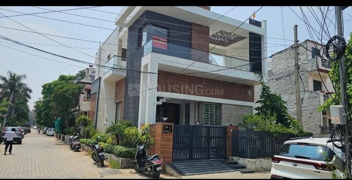 15B, Sector 15 Main Image 1