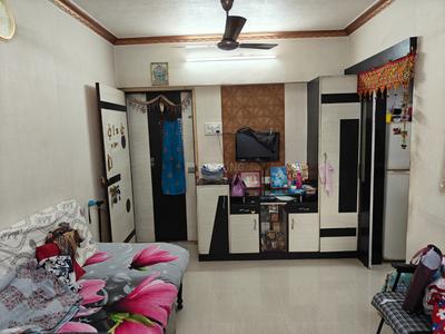 Hall Image of 450 Sq.ft 1 BHK Apartment / Flat for sale in Kandivali West Mumbai for Rs. 9000000