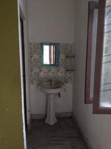 Bathroom Image of 980 Sq.ft 2 BHK Builder Floor for rent in Shanti Vihar Bareilly for Rs. 7500