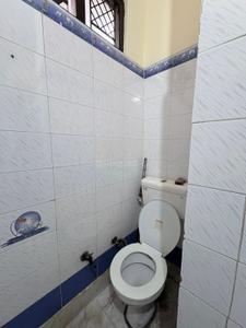 Bathroom Image of 891 Sq.ft 2.5 BHK Builder Floor for rent in Shastri Nagar New Delhi for Rs. 23000