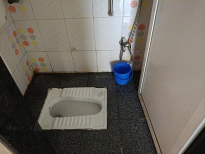 Bathroom Image of 700 Sq.ft 1 BHK Apartment / Flat for rent in Platinum Silver Classic, Kalamboli Navi Mumbai for Rs. 18000