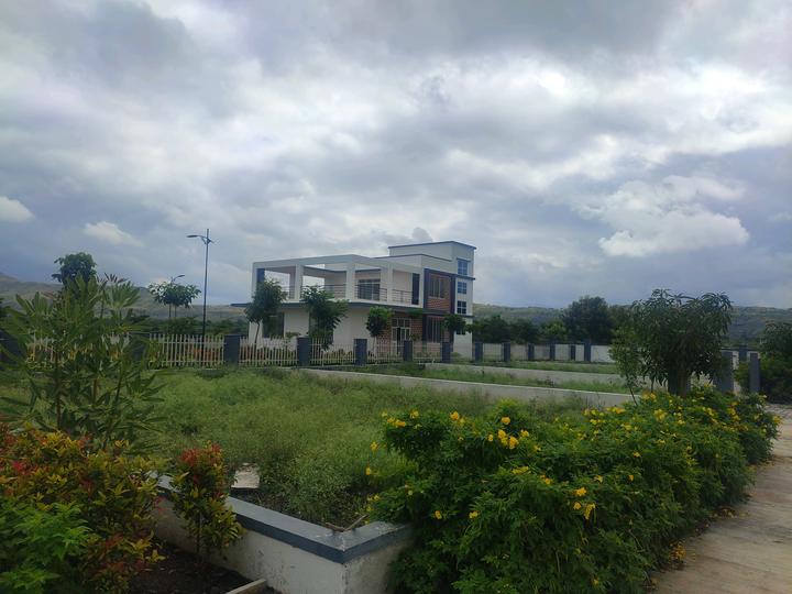 Loni Kalbhor Main Image 1