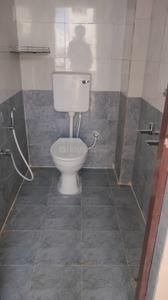 Bathroom Image of 1000 Sq.ft 2 BHK Apartment / Flat for rent in Madhura Nagar Vijayawada for Rs. 15000