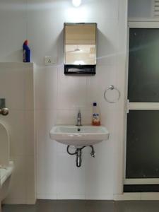 Common Bathroom Image of 850 Sq.ft 2 BHK Apartment / Flat for sale in Puraniks Capitol, Kasarvadavali Thane for Rs. 8400000