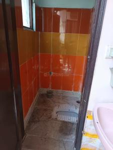 Bathroom Image of 700 Sq.ft 2 BHK Builder Floor for sale in Shahdara New Delhi for Rs. 5000000