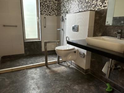 Bathroom Image of 3900 Sq.ft 4 BHK Apartment / Flat for sale in Orbit Crystal, Alipore Kolkata for Rs. 130000000