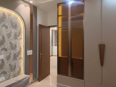 Bedroom Image of 1000 Sq.ft 3 BHK Builder Floor for sale in Pitampura New Delhi for Rs. 18000000