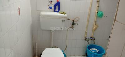 Bathroom Image of 1200 Sq.ft 3 BHK Builder Floor for rent in Model Town Bareilly for Rs. 17000