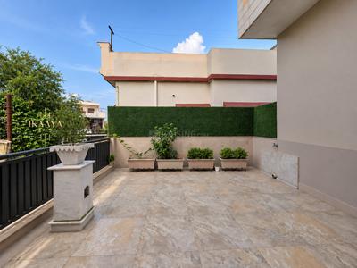 Balcony Image of 3000 Sq.ft 5 BHK Villa for sale in Haridwar Dehradun Road Dehradun for Rs. 42500000
