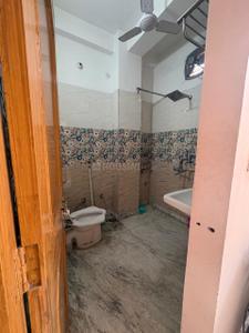 Buildind Bathroom 1