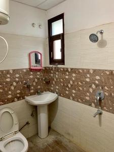 Bathroom Image of 1750 Sq.ft 3 BHK Apartment / Flat for rent in Aarohan Crystel Link Apartment, Amausi Lucknow for Rs. 38000