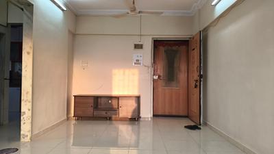 Living Room Image of 790 Sq.ft 2 BHK Apartment / Flat for rent in Borivali West Mumbai for Rs. 50000