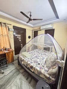 Bedroom Image of 1125 Sq.ft 2 BHK Builder Floor for rent in Naraina New Delhi for Rs. 40000