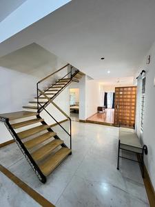 3 BHK Semi Furnished Flat
