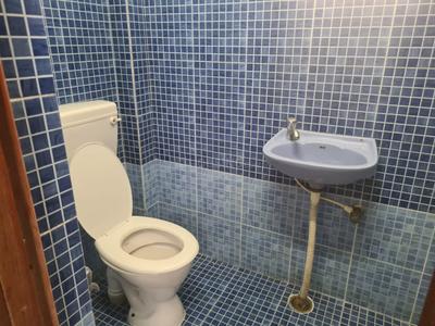 Bathroom Image of 1200 Sq.ft 3 BHK Builder Floor for rent in Saidapet Chennai for Rs. 42000