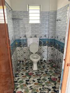 Bathroom Image of 850 Sq.ft 2 BHK Apartment / Flat for sale in Baghajatin Kolkata for Rs. 3600000