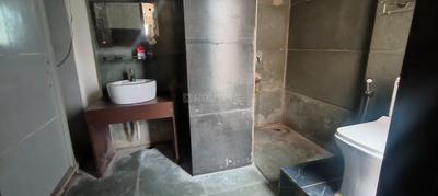 Bathroom Image of 6000 Sq.ft 6 BHK Independent House for sale in Sector 72 Noida for Rs. 75000000