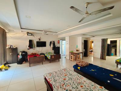 Hall Image of 2100 Sq.ft 3 BHK Apartment / Flat for sale in Alkapuri Vadodara for Rs. 8000000