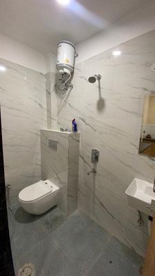 Bathroom Image of 500 Sq.ft 1 BHK Apartment / Flat for rent in Mahalakshmi Nagar Indore for Rs. 20000