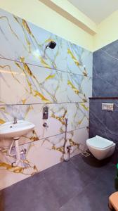 Bathroom Image of 1500 Sq.ft 1 RK Studio for rent in Mahakal Vanijya Ujjain for Rs. 120000