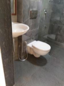 Common Bathroom Image of 981 Sq.ft 2 BHK Apartment / Flat for sale in Space Residence II Building No 4 B, Mira Road East Mira Bhayandar for Rs. 12000000