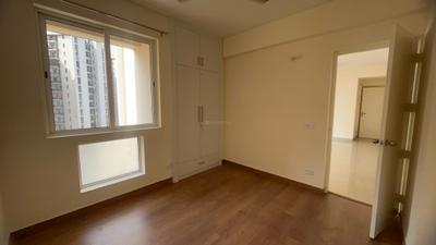Bedroom Image of 1200 Sq.ft 3 BHK Apartment / Flat for rent in Jaypee Kosmos, Sector 134 Noida for Rs. 27500