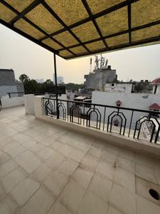 Balcony Image of 700 Sq.ft 1 BHK Independent House for rent in Sector 27 Noida for Rs. 25000