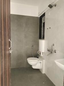 Common Bathroom Image of 650 Sq.ft 2 BHK Apartment / Flat for sale in Dharti Pressidio, Kandivali West Mumbai for Rs. 13700000