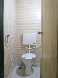 Ace Courtyard Common Bathroom 3