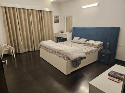 Bedroom Image of 2480 Sq.ft 3.5 BHK Apartment / Flat for rent in Janta Falcon View, JLPL Industrial Area Mohali for Rs. 80000