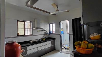 Kitchen Image of 2600 Sq.ft 4 BHK Apartment / Flat for rent in City Light Surat for Rs. 65000