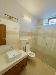Bathroom Image of 3600 Sq.ft 4 BHK Apartment / Flat for rent in Alwarpet Chennai for Rs. 350000