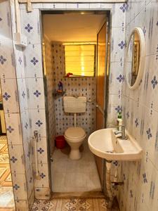 Bathroom Image of 750 Sq.ft 1 BHK Apartment / Flat for sale in Bahadur Shaikh Chiplun for Rs. 1800000