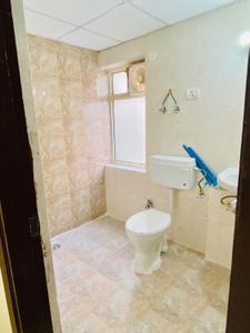 Bathroom Image of 1643 Sq.ft 3 BHK Apartment / Flat for rent in Pardesi Ushay Tower, Kundli Sonipat for Rs. 24000