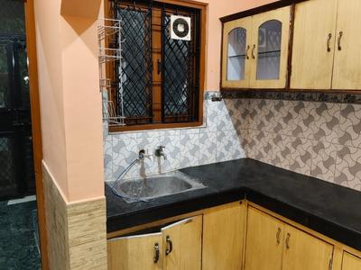 Kitchen Image of 650 Sq.ft 1 BHK Builder Floor for rent in Delta I Greater Noida for Rs. 16000