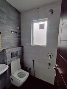 Bathroom Image of 625 Sq.ft 2 BHK Builder Floor for rent in Sector 5 Rohini New Delhi for Rs. 22000