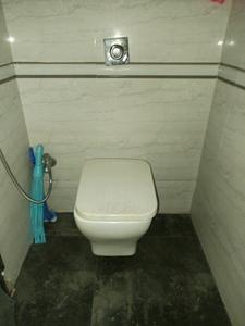 Common Bathroom Image of 1000 Sq.ft 2 BHK Apartment / Flat for sale in Amanora Future Towers, Hadapsar Pune for Rs. 12500000