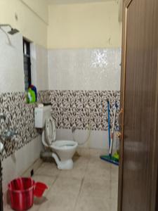 Bathroom Image of 950 Sq.ft 2 BHK Apartment / Flat for rent in Dum Dum Kolkata for Rs. 18000