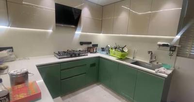 Kitchen Image of 2100 Sq.ft 3 BHK Apartment / Flat for rent in Experion Capital, Gomti Nagar Lucknow for Rs. 100000