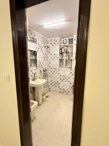 Bathroom Image of 1550 Sq.ft 3 BHK Apartment / Flat for sale in Friends Apartment, Patparganj New Delhi for Rs. 26000000