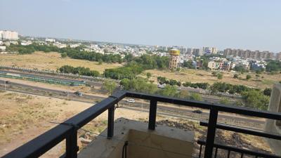 Balcony Image of 1050 Sq.ft 2 BHK Apartment / Flat for rent in AWHO Vay Sector 8B G, Vrindavan Yojana Lucknow for Rs. 18500