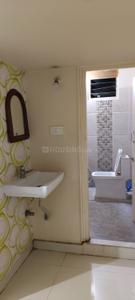 Bathroom Image of 1150 Sq.ft 2 BHK Apartment / Flat for rent in Jubilee Hills Hyderabad for Rs. 35008