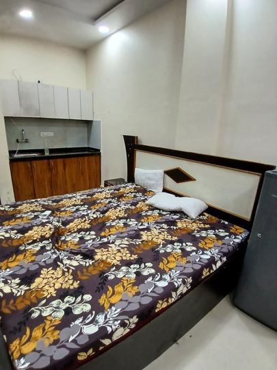 Raja Park Bedroom 1