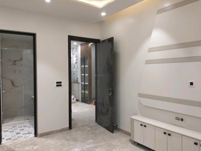 Bedroom Image of 1800 Sq.ft 3 BHK Builder Floor for sale in Vikaspuri New Delhi for Rs. 33500000