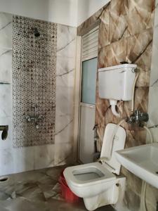 Common Bathroom Image of 720 Sq.ft 1.5 BHK Apartment / Flat for sale in Kasarvadavali Thane for Rs. 8500000