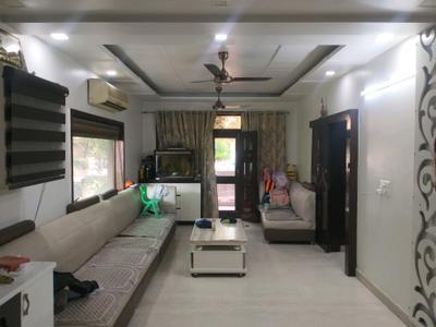 Living Room Image of 1100 Sq.ft 2 BHK Apartment / Flat for sale in Paschim Vihar New Delhi for Rs. 15500000