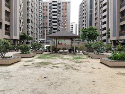 Image of 816 Sq.ft 3 BHK Apartment / Flat for rent in Dev Parijat, Vaishno Devi Circle, Ahmedabad for Rs. 22000