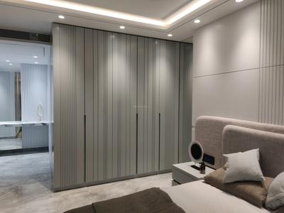 Bedroom Image of 2400 Sq.ft 3.5 BHK Apartment / Flat for sale in Vile Parle West Mumbai for Rs. 120000000