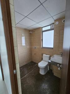 Bathroom Image of 1324 Sq.ft 3 BHK Apartment / Flat for rent in Kalpataru Immensa, Thane West Thane for Rs. 65000