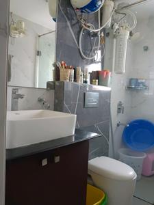 Common Bathroom Image of 1720 Sq.ft 3 BHK Apartment / Flat for sale in Srijan Ozone Phase II by Srijan Realty Pvt. Ltd., Kamalgazi Kolkata for Rs. 17200000